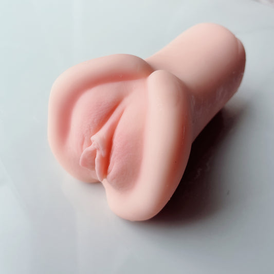 Late-night decompression real doll